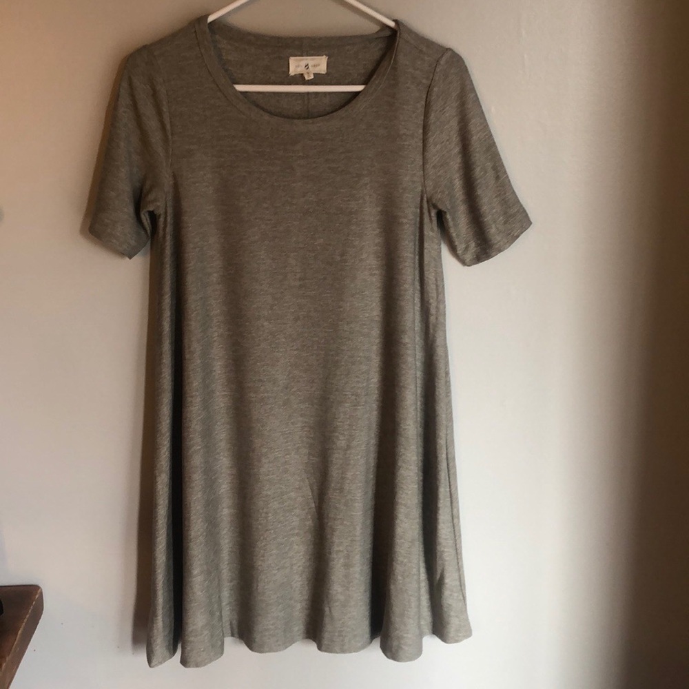 Sale⭐️Lou & Grey light olive green swing dress